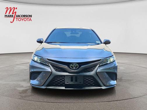 Predawn Gray Mica 2019 Toyota Camry SE