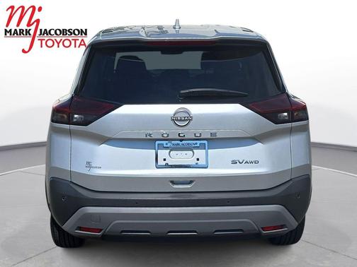 Brilliant Silver Metallic 2023 Nissan Rogue SV