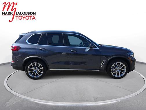Arctic Grey Metallic 2022 BMW X5 sDrive40i