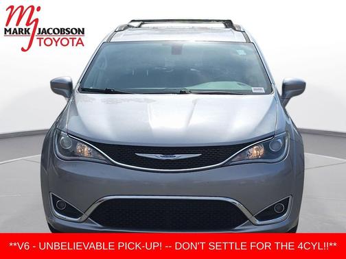 2018 Chrysler Pacifica Touring-L