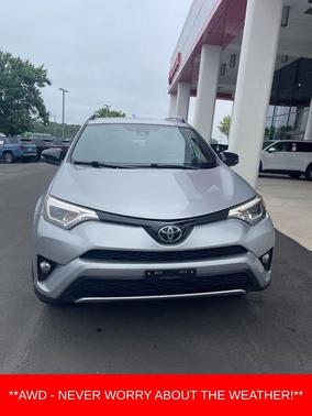 Silver Sky Metallic 2017 Toyota RAV4 SE