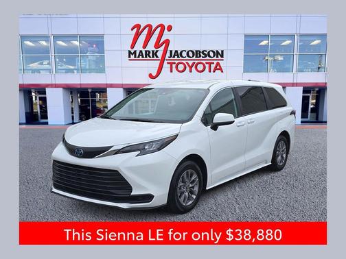 2025 Toyota Sienna LE