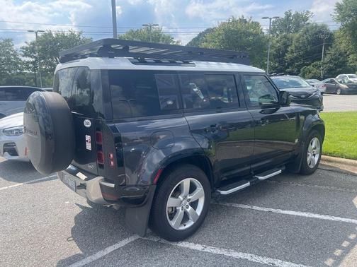 2023 Land Rover Defender 110 SE