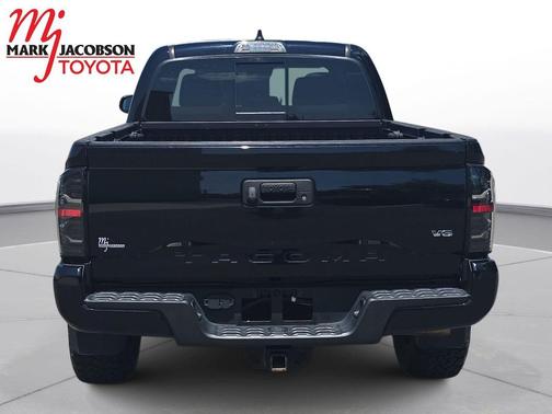 Midnight Black Metallic 2020 Toyota Tacoma V6