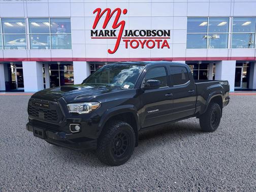 Midnight Black Metallic 2020 Toyota Tacoma V6