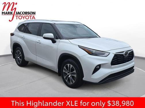 Wind Chill Pearl 2024 Toyota Highlander XLE
