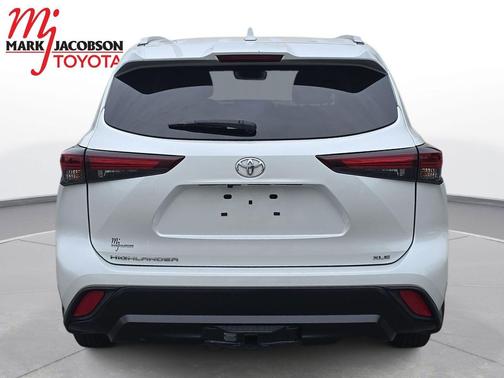 Wind Chill Pearl 2024 Toyota Highlander XLE