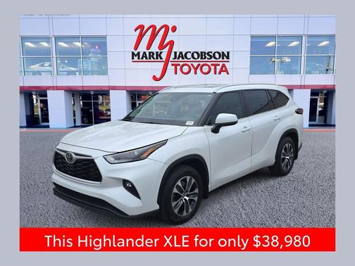 Wind Chill Pearl 2024 Toyota Highlander XLE