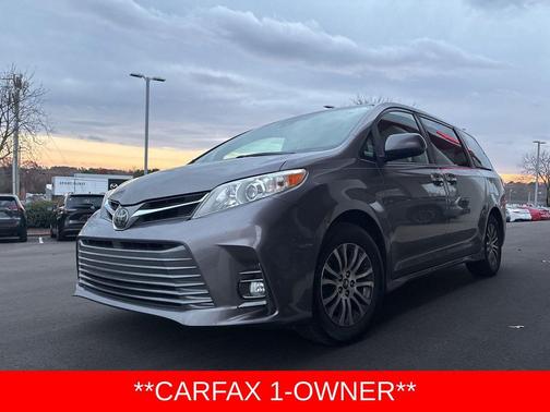 2020 Toyota Sienna XLE