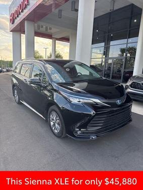 Midnight Black Metallic 2025 Toyota Sienna XLE