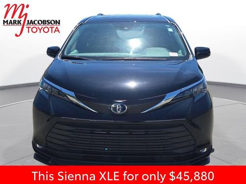 Midnight Black Metallic 2025 Toyota Sienna XLE