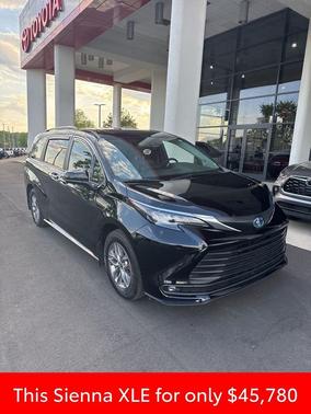 Midnight Black Metallic 2025 Toyota Sienna XLE