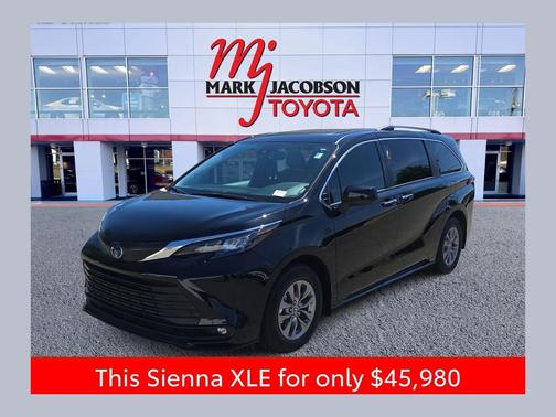 Midnight Black Metallic 2025 Toyota Sienna XLE