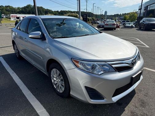 Classic Silver Metallic 2014 Toyota Camry LE