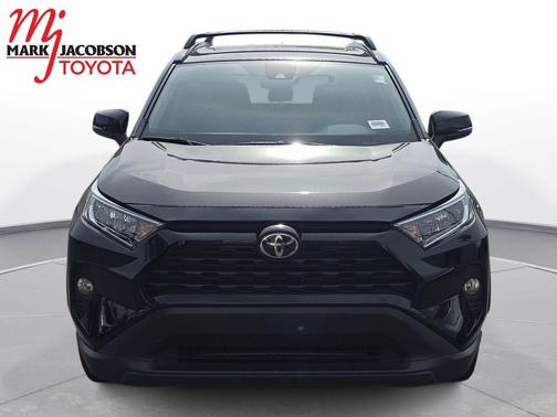 Midnight Black Metallic 2019 Toyota RAV4 XLE