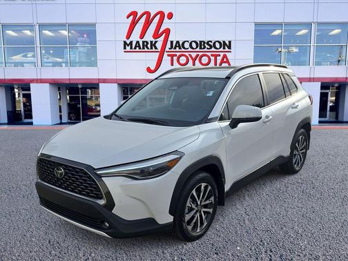2024 Toyota Corolla Cross XLE