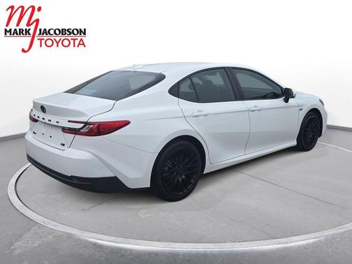 Ice Cap 2025 Toyota Camry LE