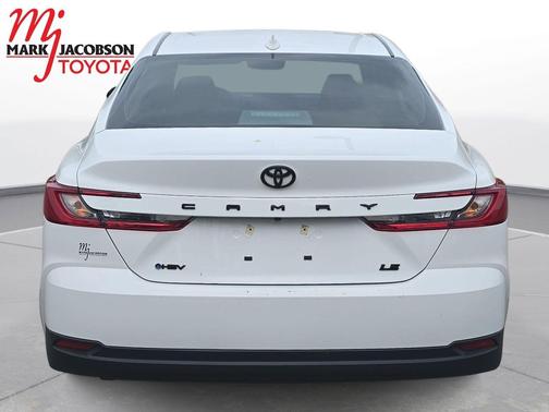 Ice Cap 2025 Toyota Camry LE