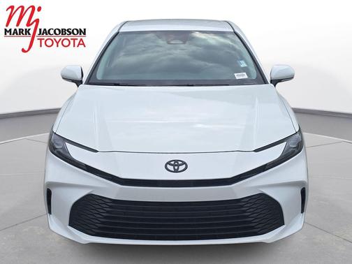 Ice Cap 2025 Toyota Camry LE