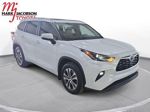 Wind Chill Pearl 2024 Toyota Highlander XLE