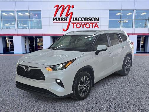 Wind Chill Pearl 2024 Toyota Highlander XLE