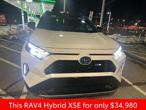 2024 Toyota RAV4 Hybrid SE