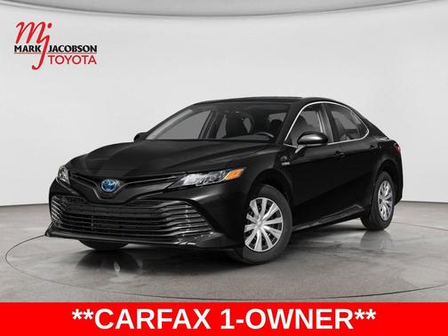 Midnight Black Metallic 2018 Toyota Camry Hybrid XLE