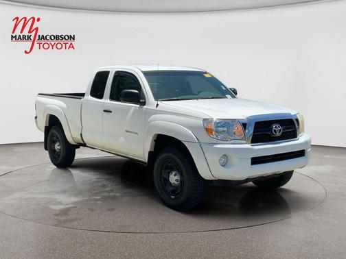 Super White 2011 Toyota Tacoma Access Cab