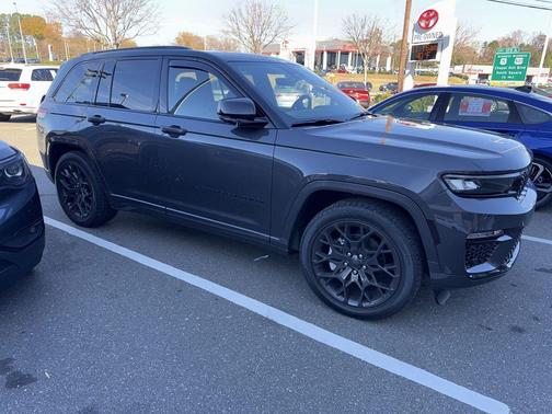 2025 Jeep Grand Cherokee Summit
