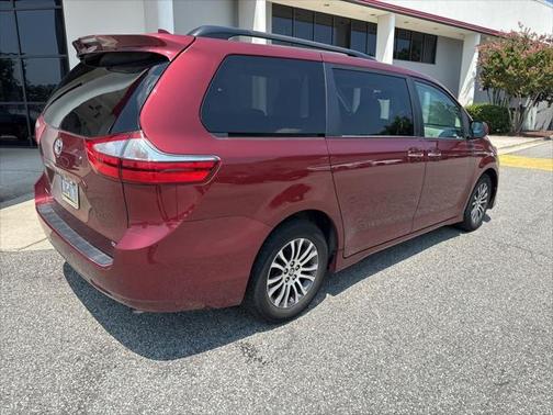 2019 Toyota Sienna XLE