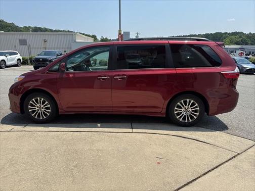 2019 Toyota Sienna XLE