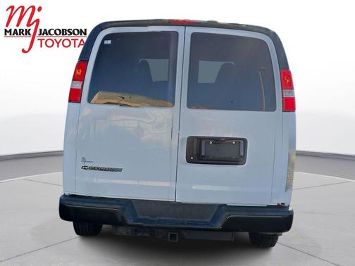 2017 Chevrolet Express 2500 LS