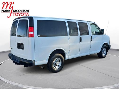 2017 Chevrolet Express 2500 LS