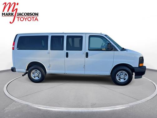 2017 Chevrolet Express 2500 LS