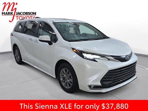 2024 Toyota Sienna XLE