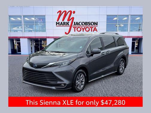 2025 Toyota Sienna XLE