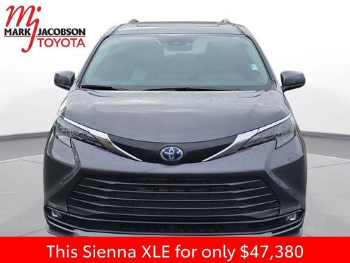 2025 Toyota Sienna XLE