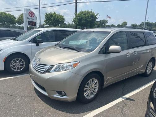 2015 Toyota Sienna XLE