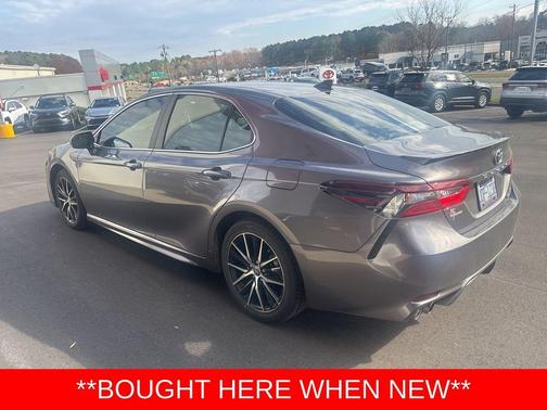 2022 Toyota Camry SE