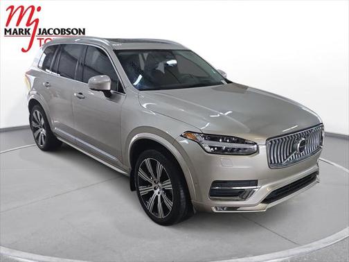 2023 Volvo XC90 B6 Ultimate 7-Seater