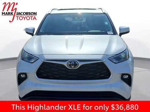 Wind Chill Pearl 2022 Toyota Highlander XLE