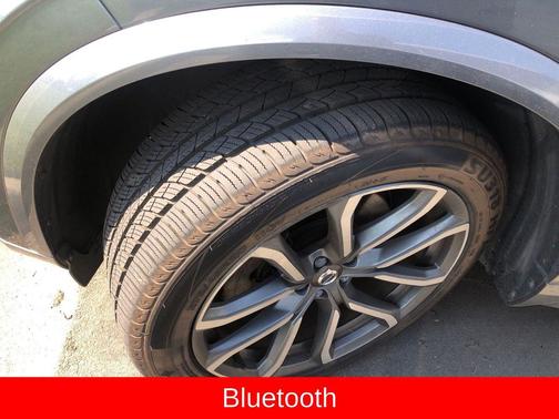 Gray Metallic 2019 Volvo XC90 T5 Momentum
