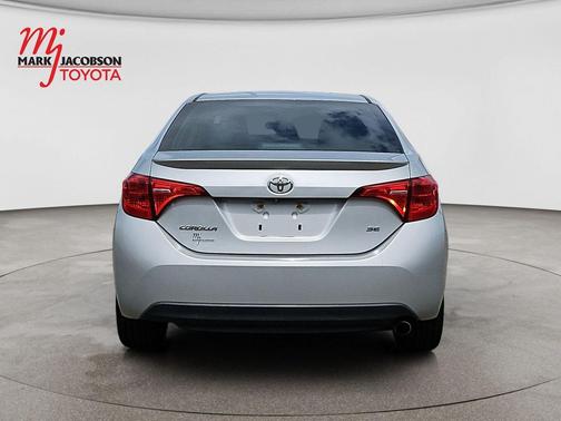 Classic Silver Metallic 2017 Toyota Corolla SE
