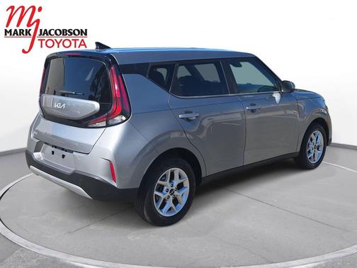 Steel Gray 2024 Kia Soul LX