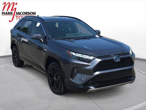 2022 Toyota RAV4 Hybrid SE