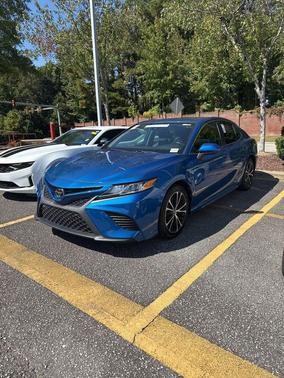 2020 Toyota Camry SE