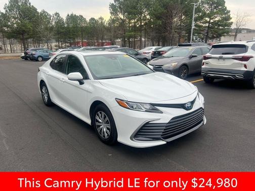 2024 Toyota Camry Hybrid SE