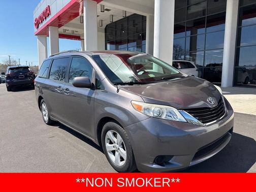 2014 Toyota Sienna LE