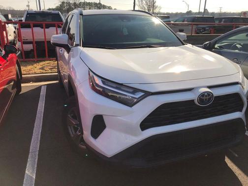 2024 Toyota RAV4 Hybrid XLE