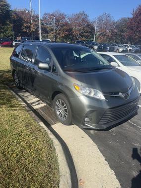 2019 Toyota Sienna XLE Premium